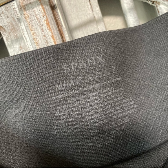Spanx EcoCare Seamless Leggings Black Camo - Picture 10 of 11